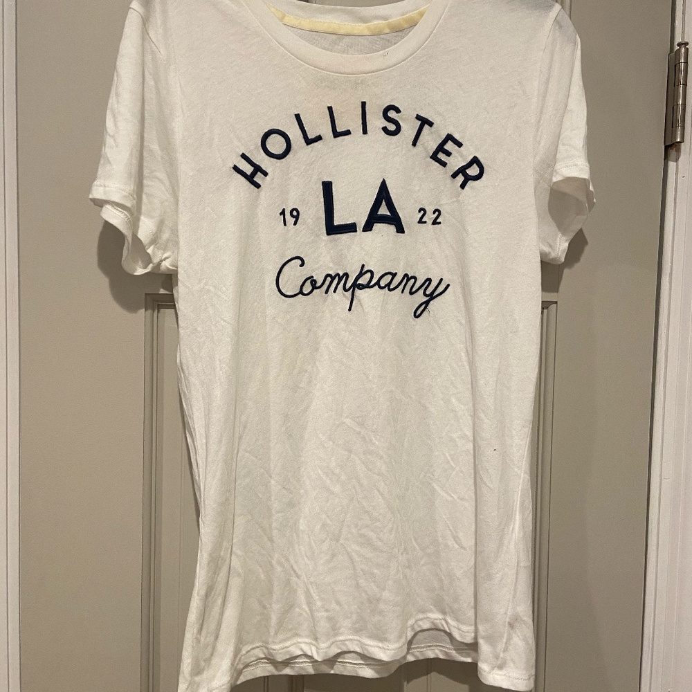 Hollister White tee shirt